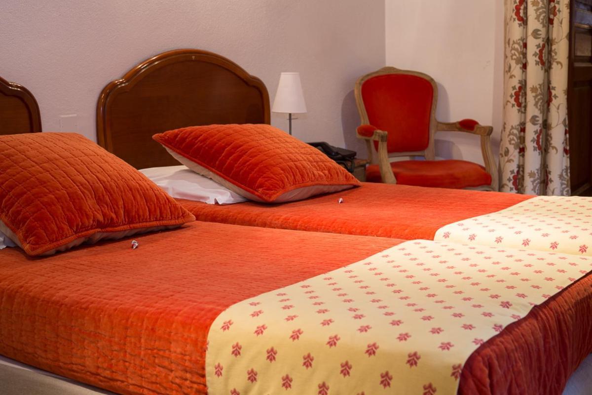 Le Castellas Hotel & Spa - Teritoria Collias Bagian luar foto