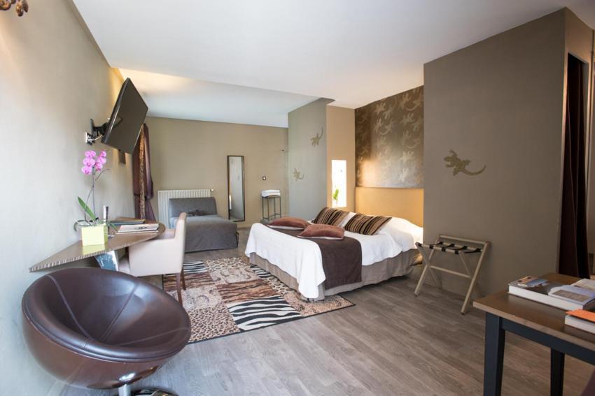 Le Castellas Hotel & Spa - Teritoria Collias Bagian luar foto